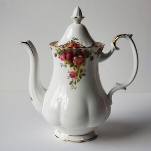 Royal Albert Old Country Roses Coffee Pot Vintage Collectible EUC